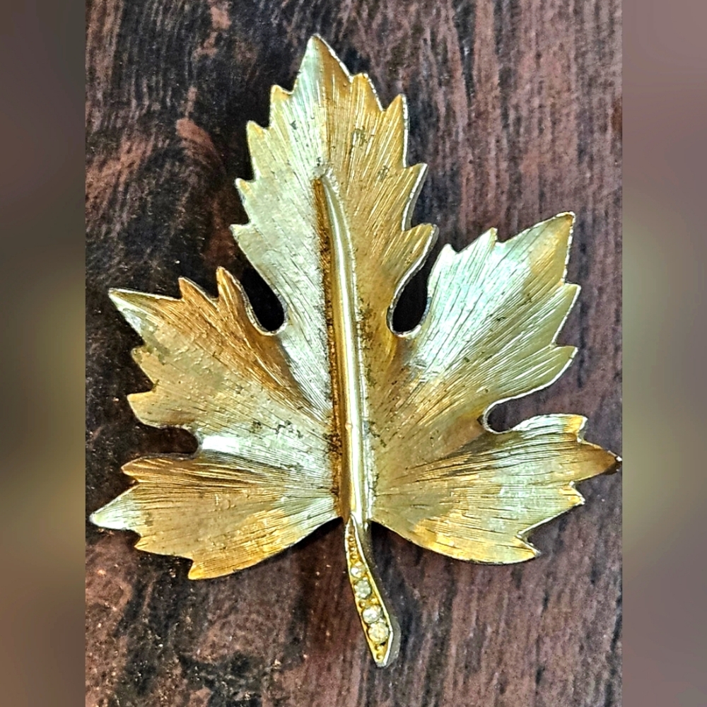 Vintage Gold Tone Maple Leaf Brooch With Rhinestones